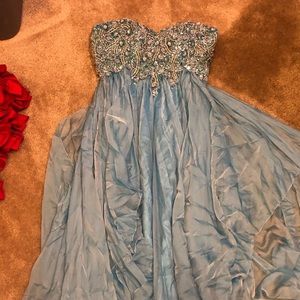Flow size 8 light blue Jovani
